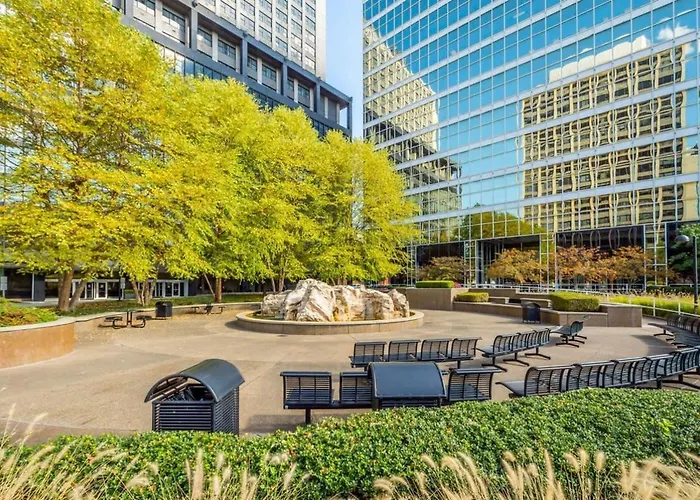 Cozysuites Roomy 1Br, Ppg Paints Arena, Pitts